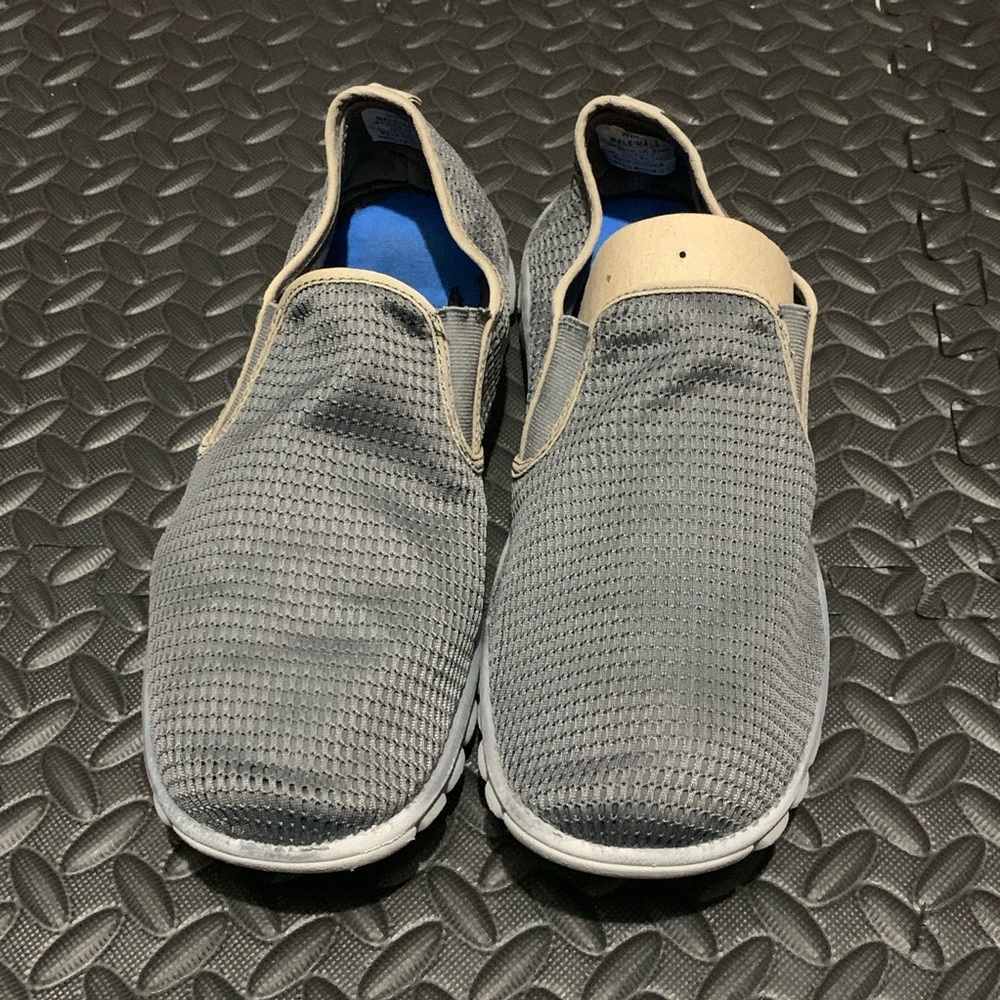 NO SOX SLIP ON SNEAKER 10.5